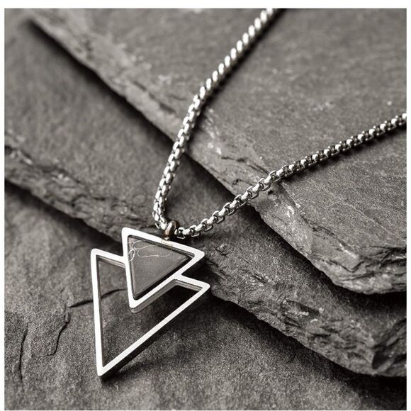 🎉HP🎉Men’s Handmade Geometric Triangle Necklace - Picture 1 of 6